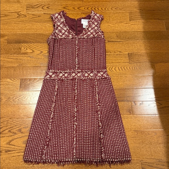 Chanel Burgundy Tweed Dress - Picture 4 of 17
